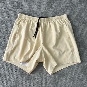 NWOT Men's Calvin Klein Lined Shorts size Large in Yellow